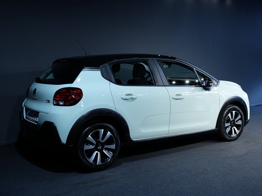 Vehicle Image 9