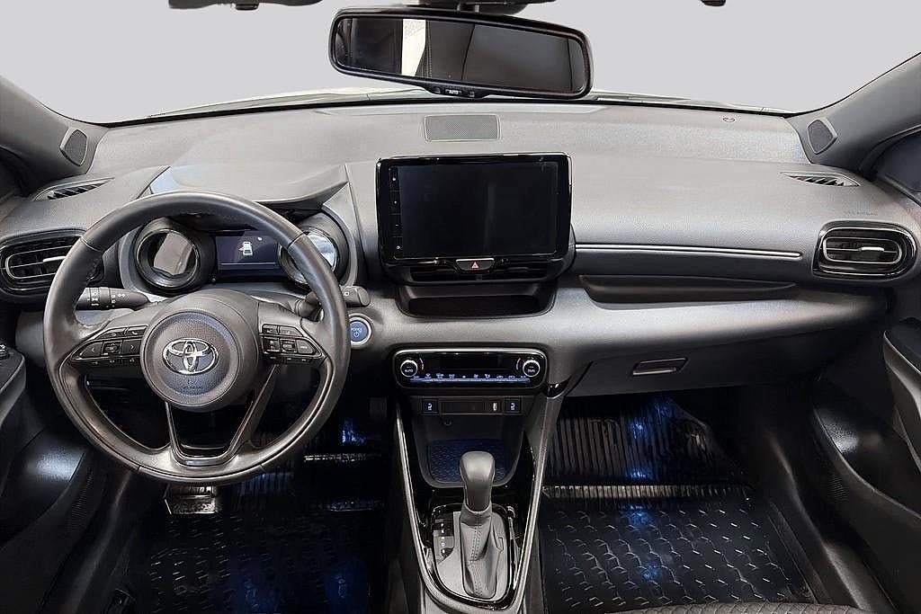 Vehicle Image 7