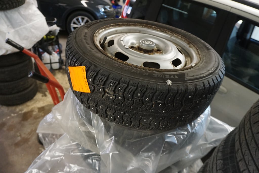 Vehicle Image 9