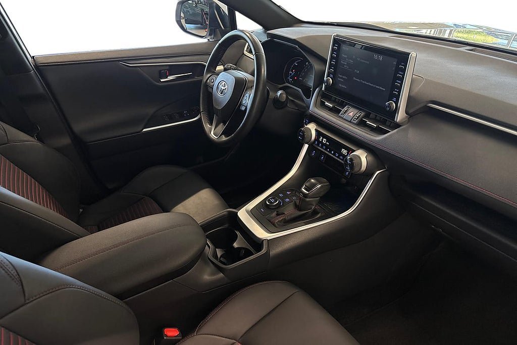 Vehicle Image 7