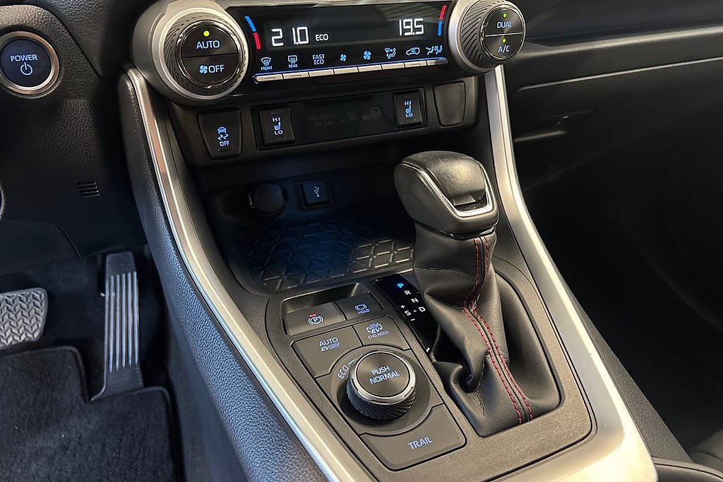 Vehicle Image 21