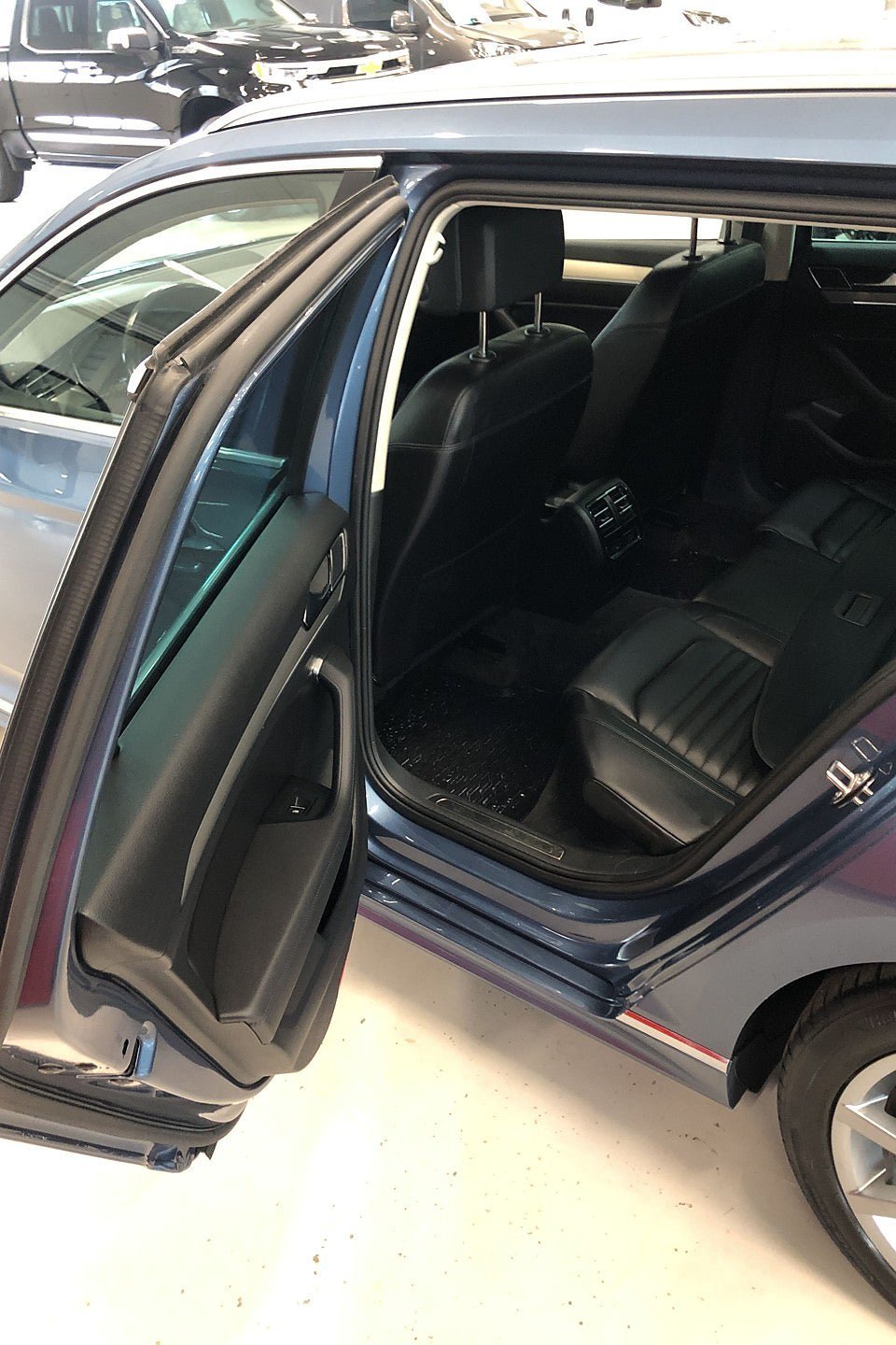 Vehicle Image 8