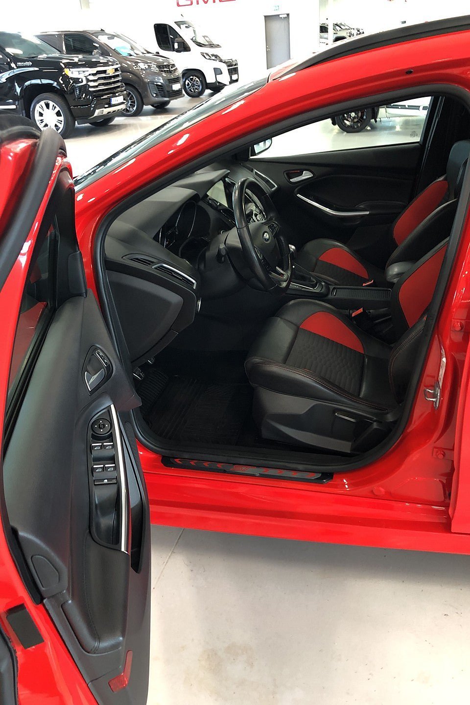 Vehicle Image 10