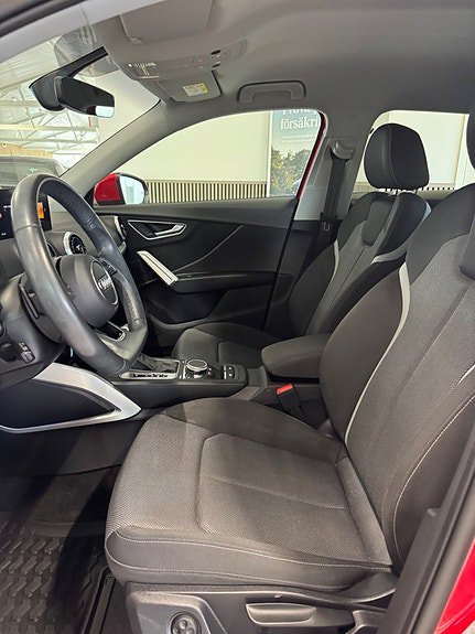 Vehicle Image 15
