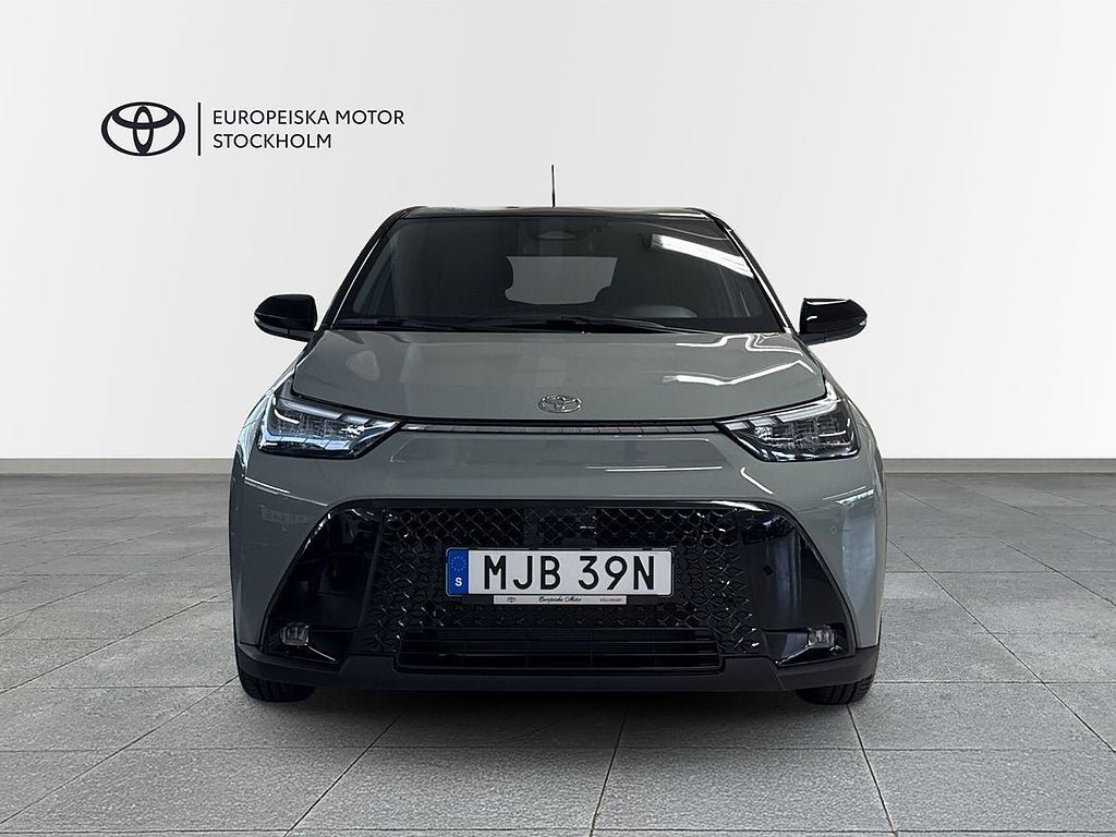 Vehicle Image 6