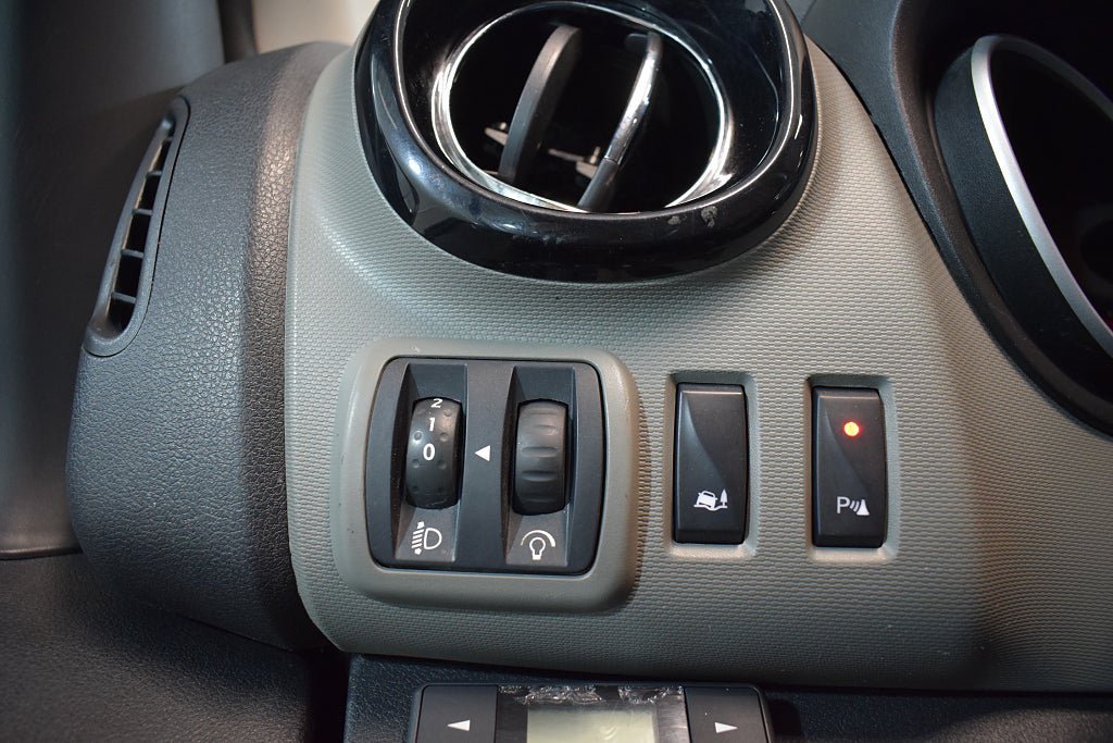 Vehicle Image 14