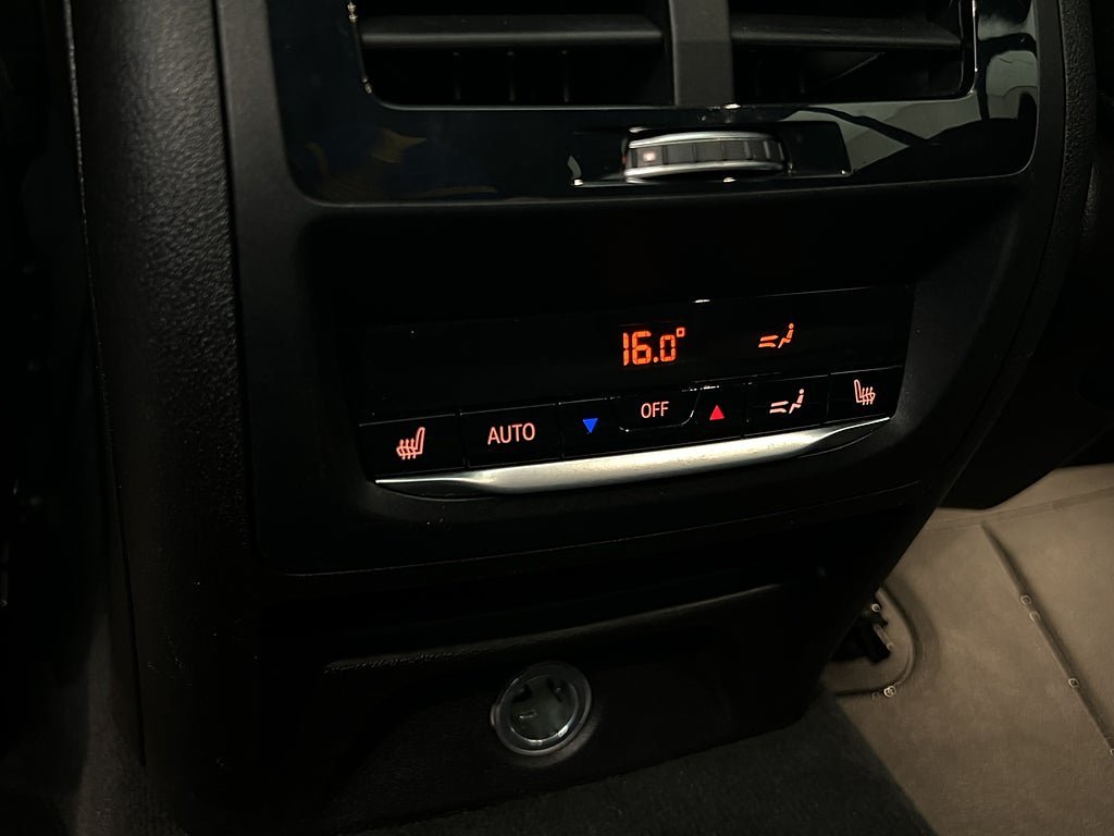 Vehicle Image 27