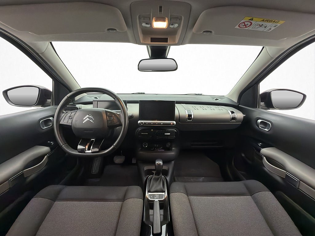 Vehicle Image 12