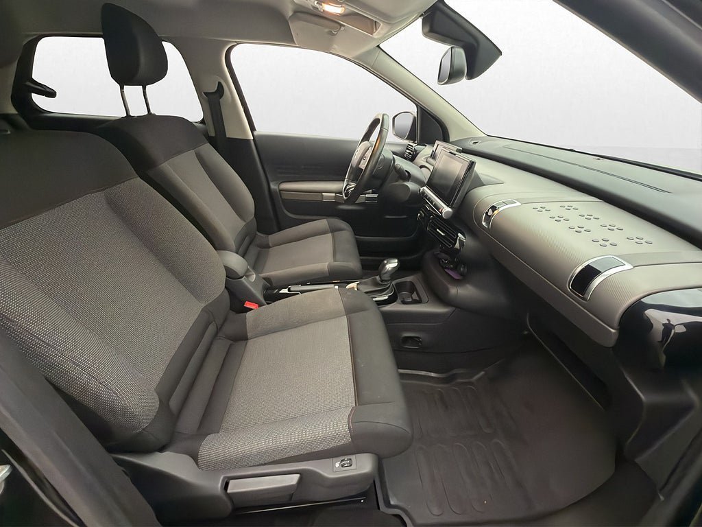 Vehicle Image 13