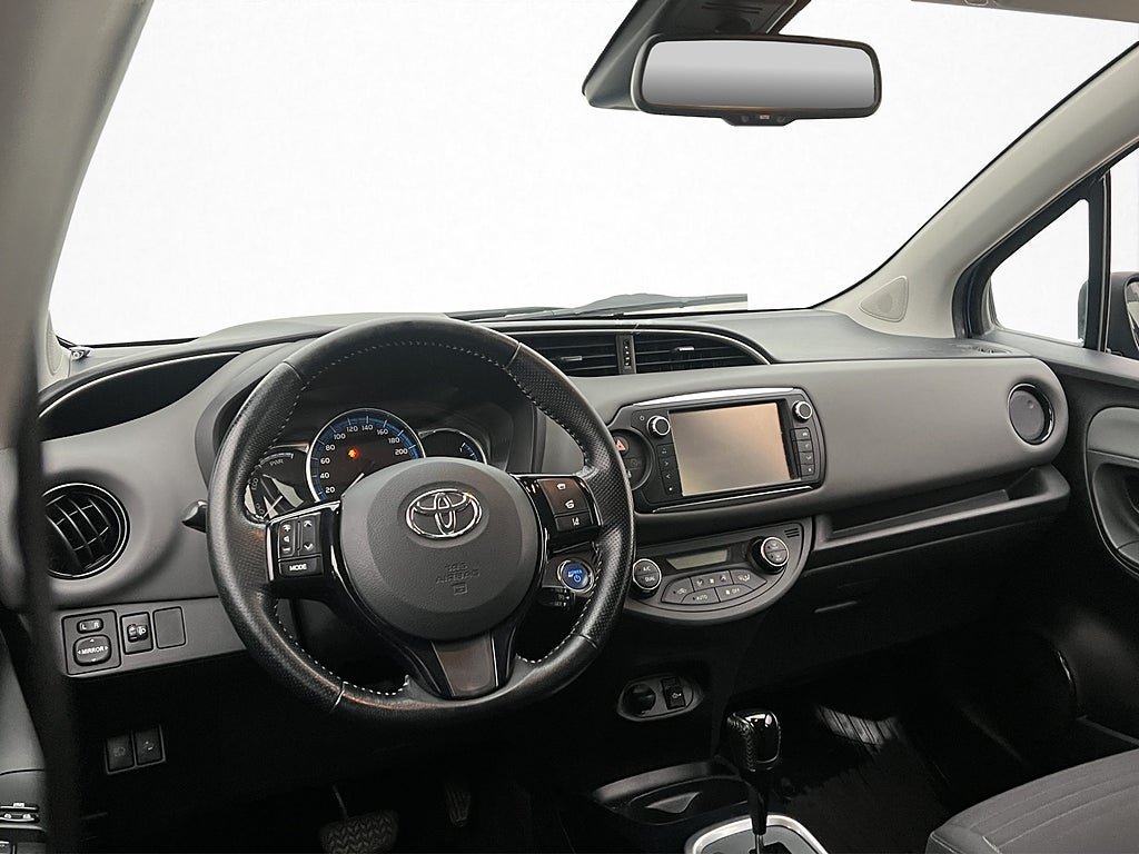 Vehicle Image 11