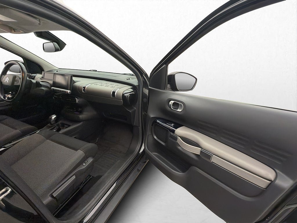 Vehicle Image 14