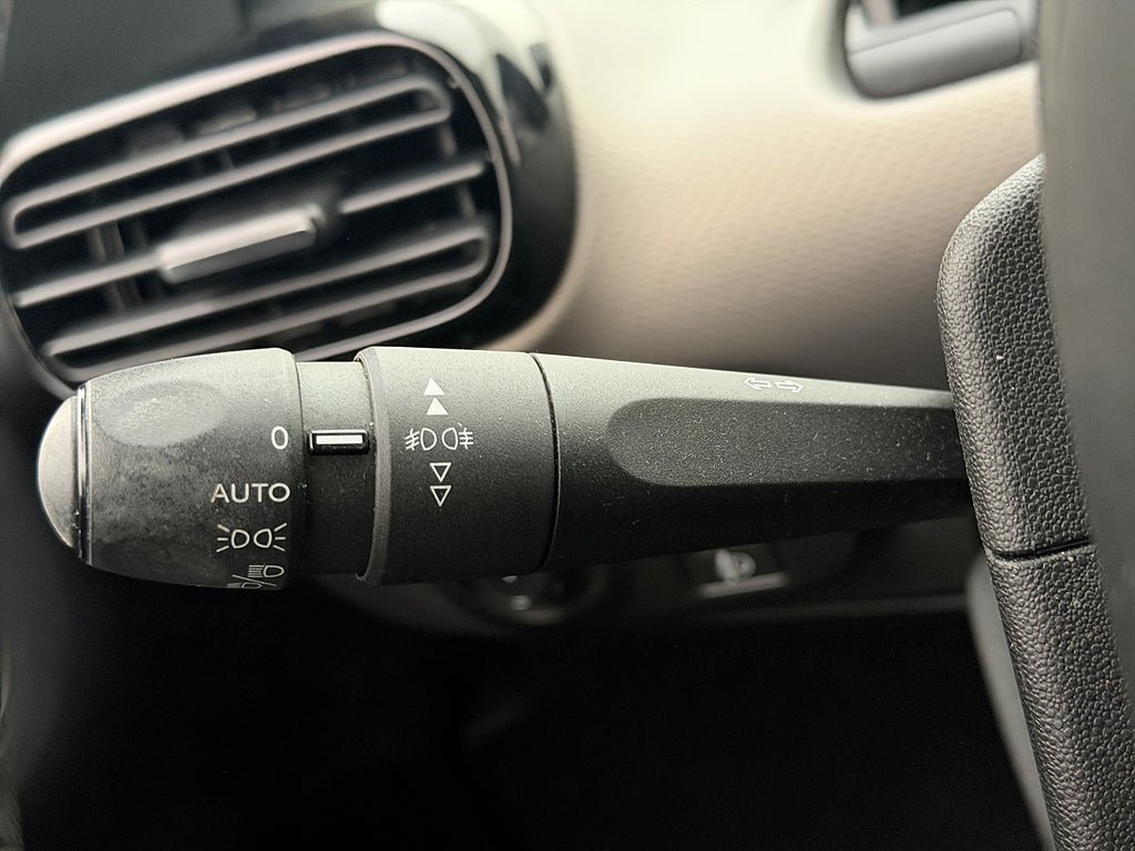 Vehicle Image 29