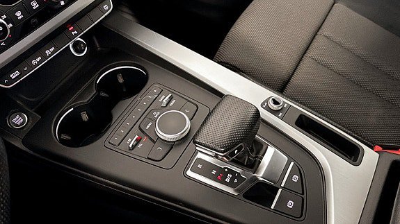 Vehicle Image 16
