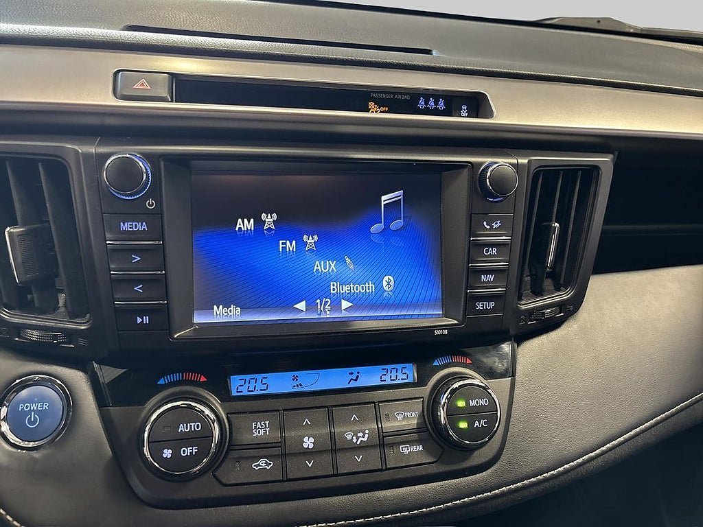 Vehicle Image 15