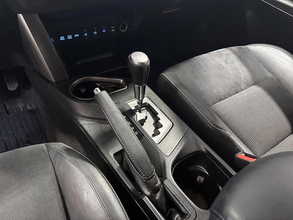 Vehicle Image 17