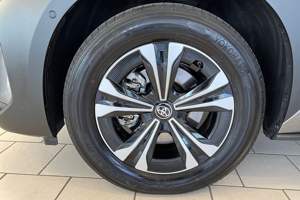 Vehicle Image 17