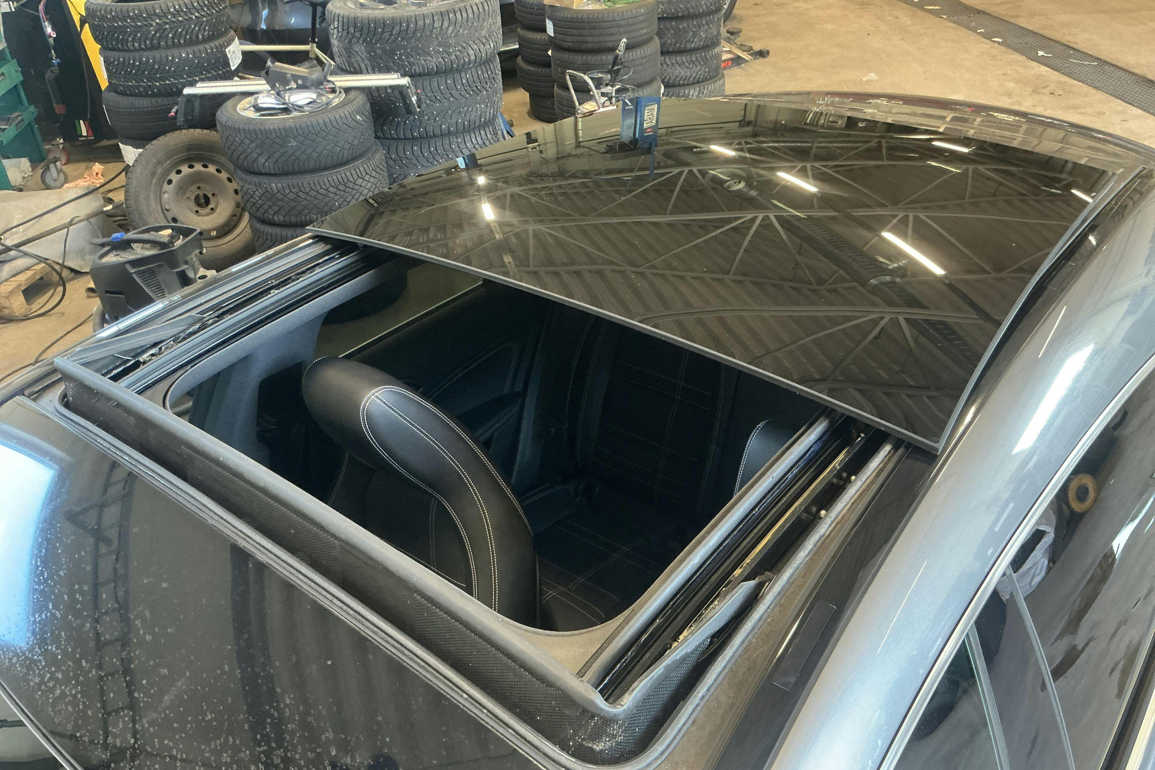 Vehicle Image 14