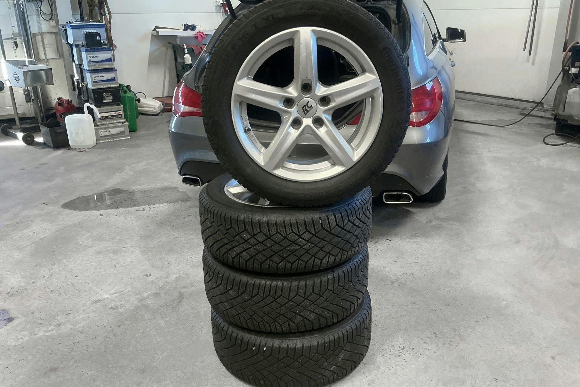 Vehicle Image 16