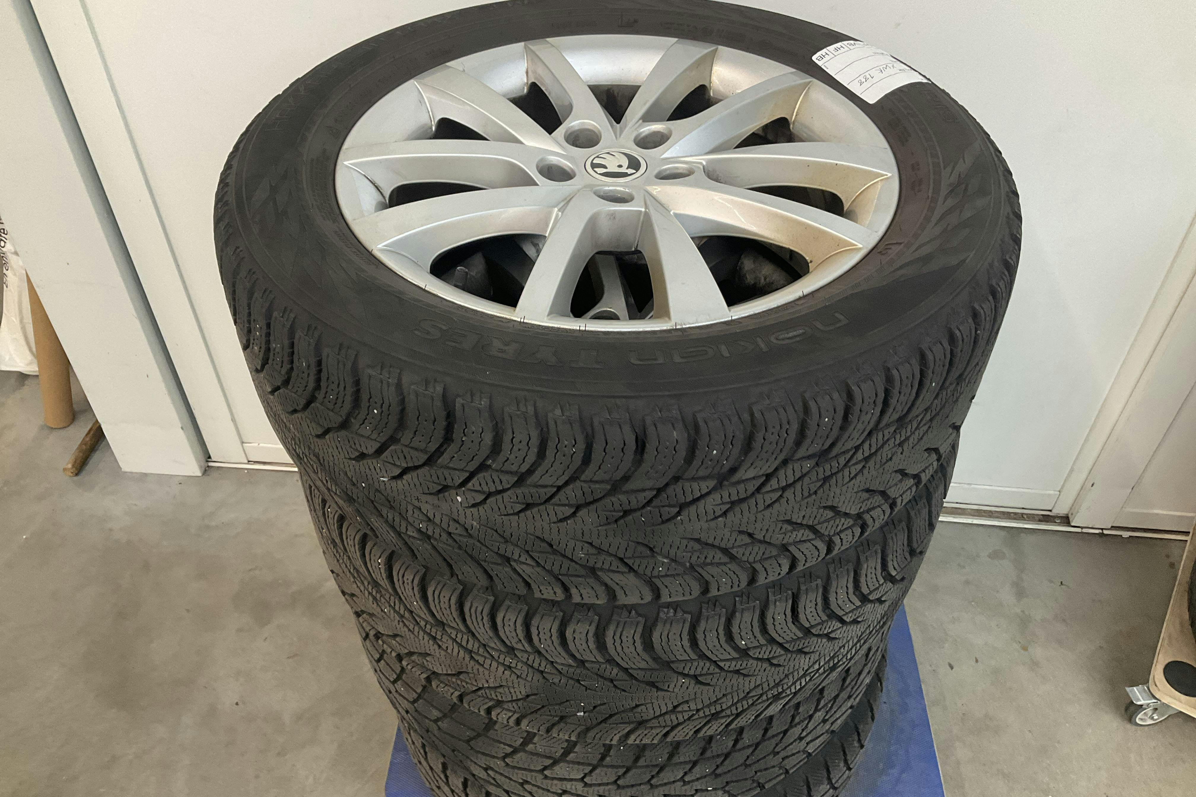 Vehicle Image 15