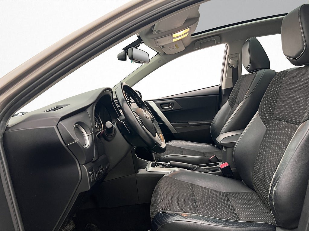 Vehicle Image 11