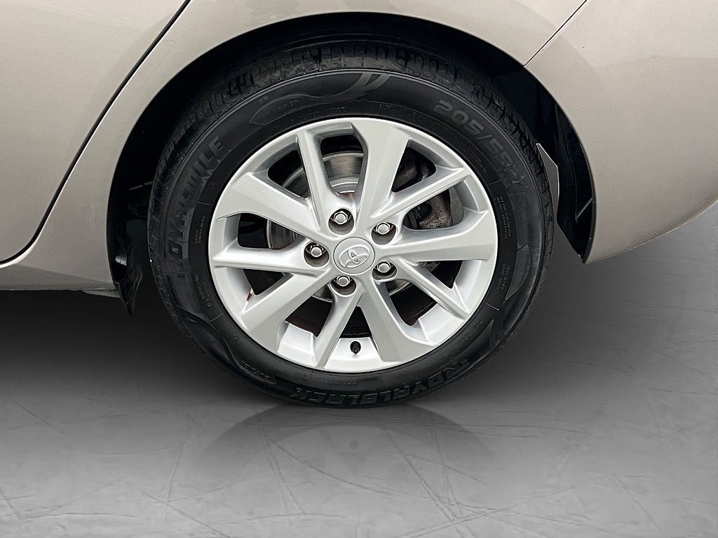 Vehicle Image 30