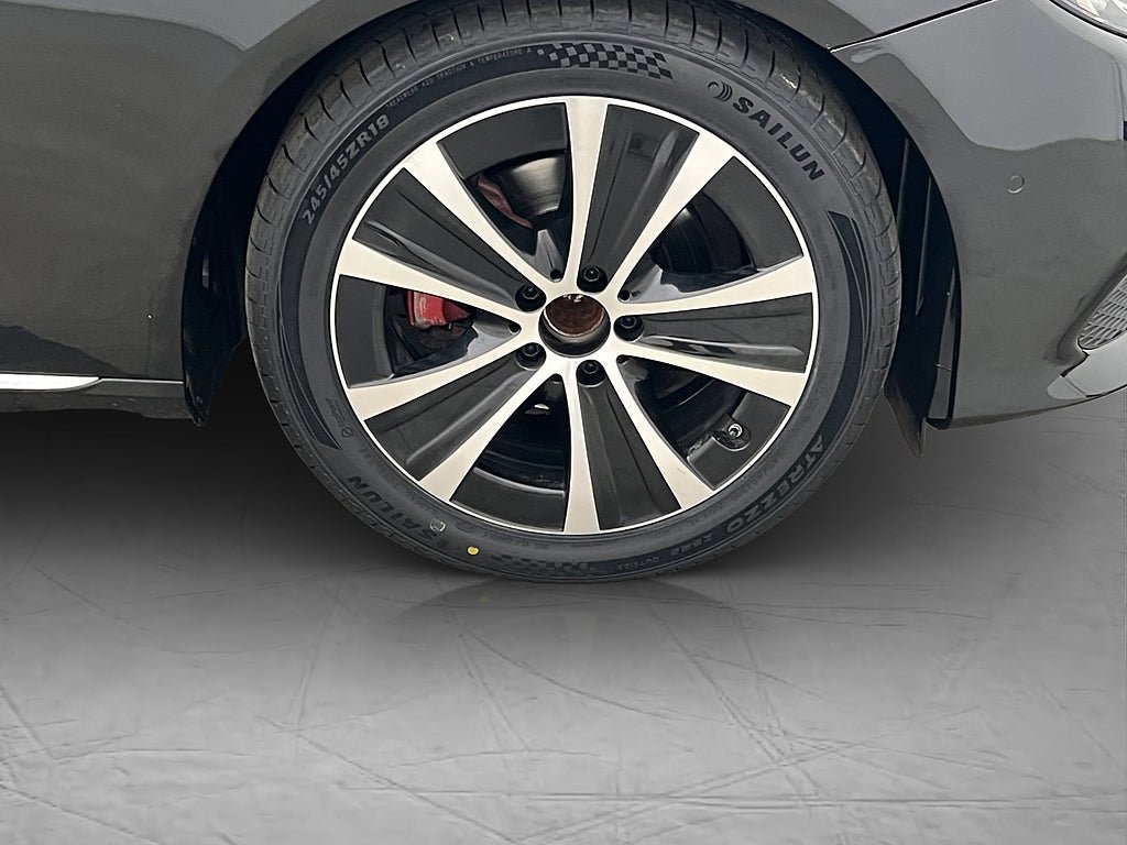 Vehicle Image 35