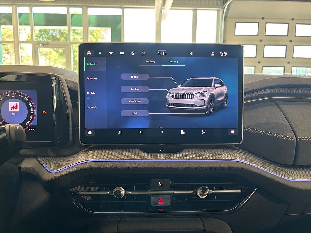 Vehicle Image 17