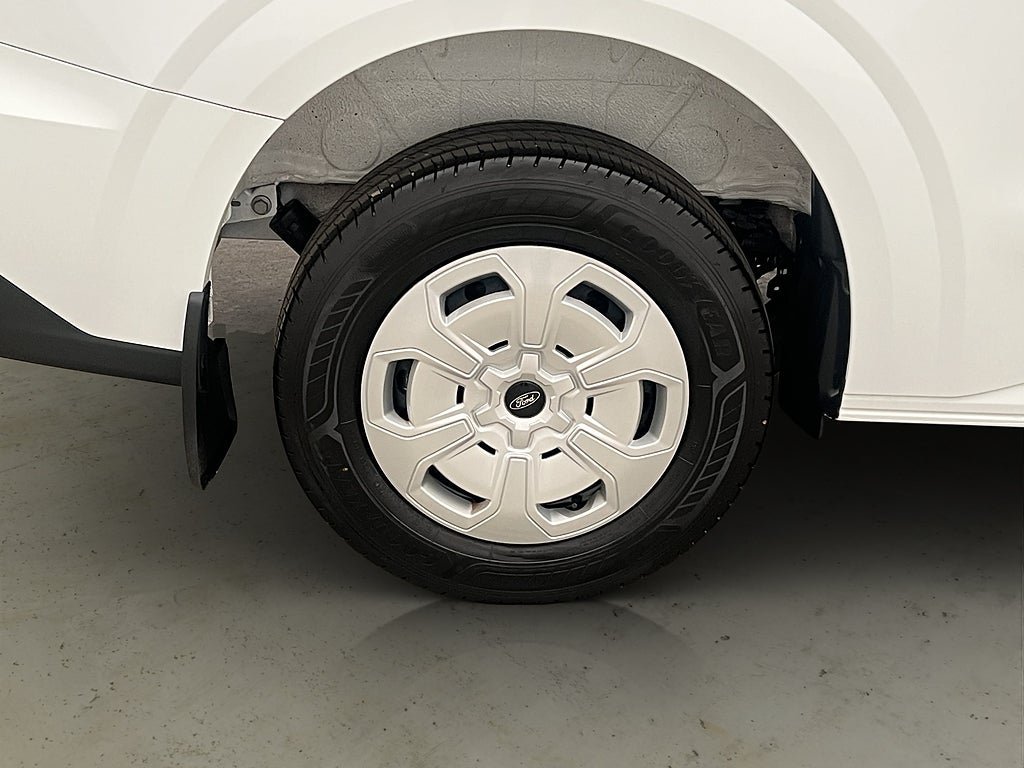Vehicle Image 33