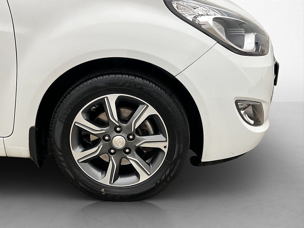 Vehicle Image 30