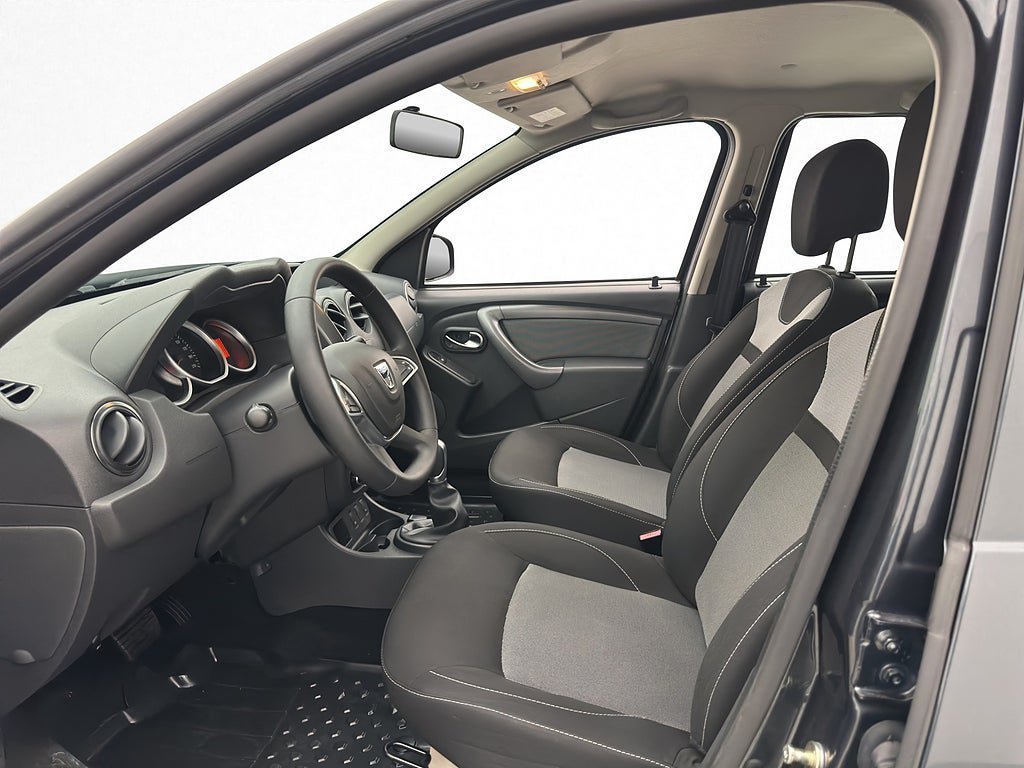 Vehicle Image 10