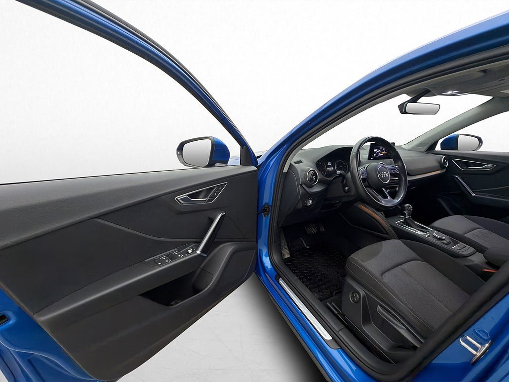 Vehicle Image 11