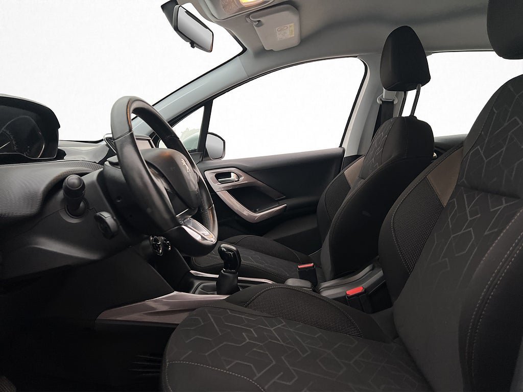 Vehicle Image 12