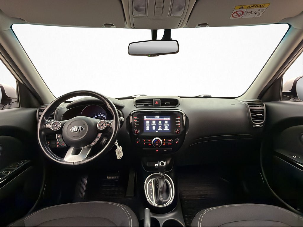 Vehicle Image 12