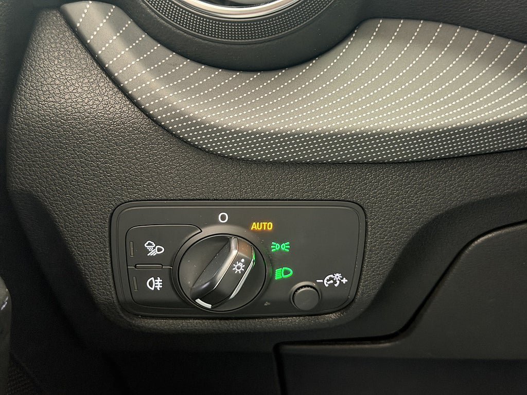 Vehicle Image 27