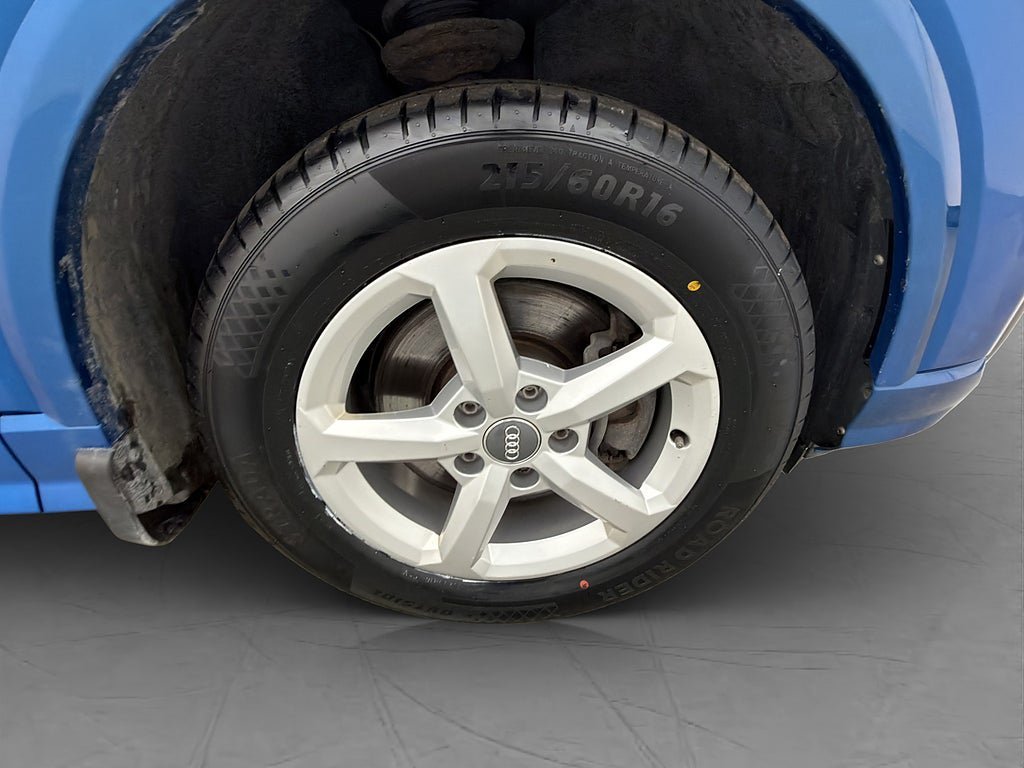 Vehicle Image 32