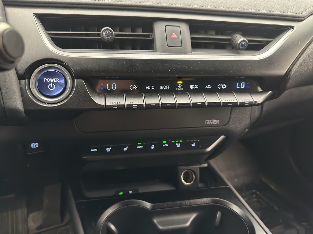 Vehicle Image 23