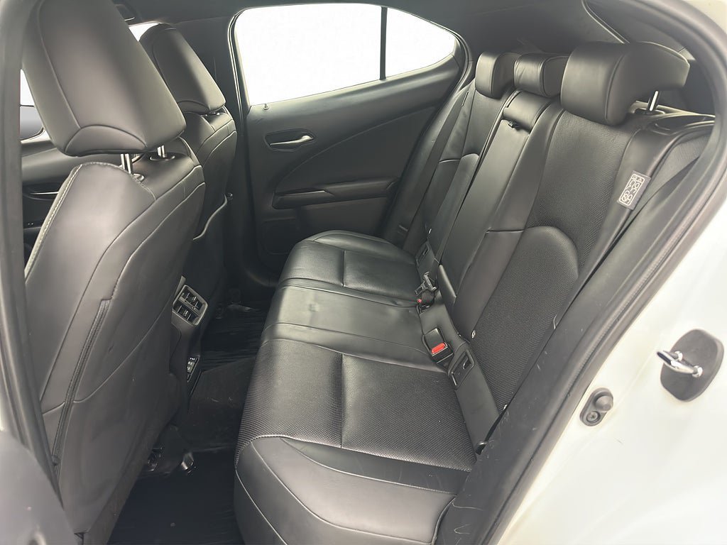 Vehicle Image 28