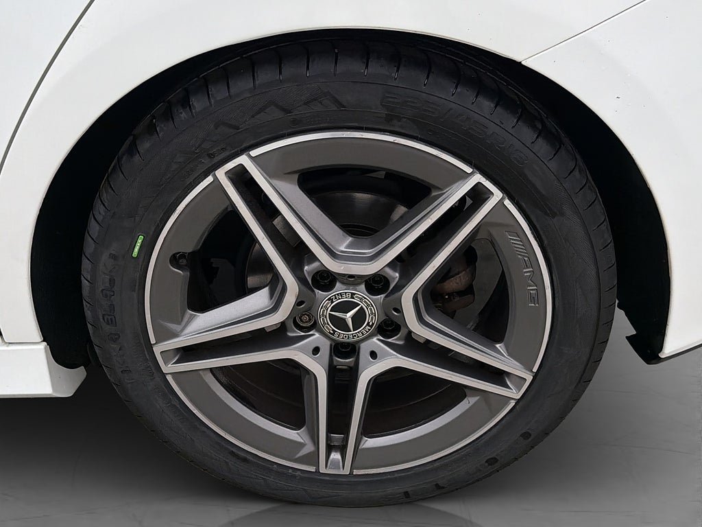 Vehicle Image 35