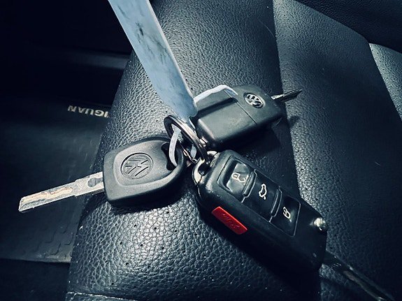 Vehicle Image 25