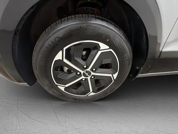Vehicle Image 29