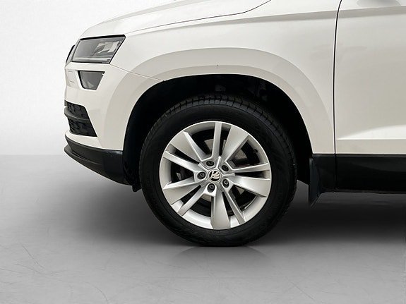Vehicle Image 32
