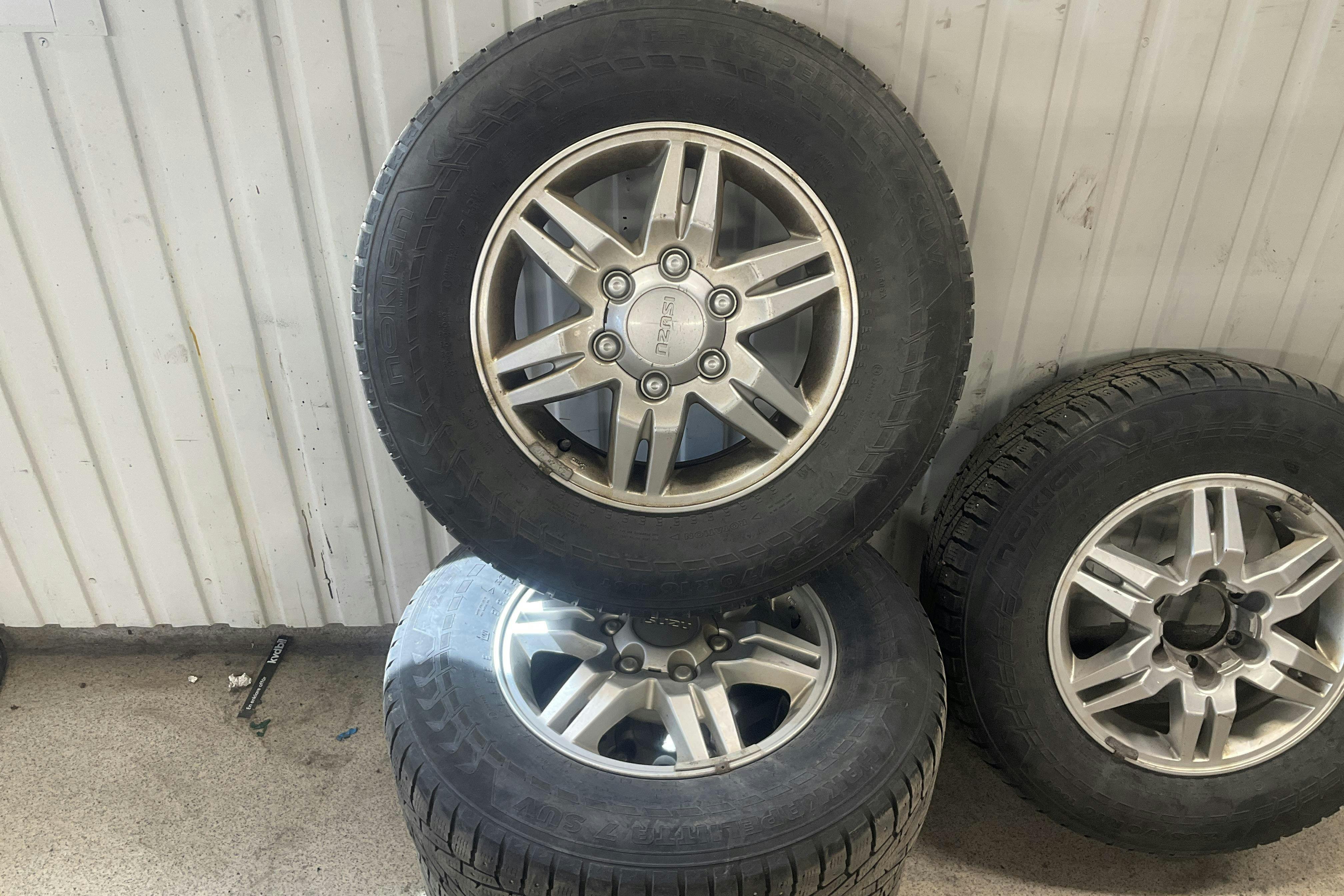 Vehicle Image 13