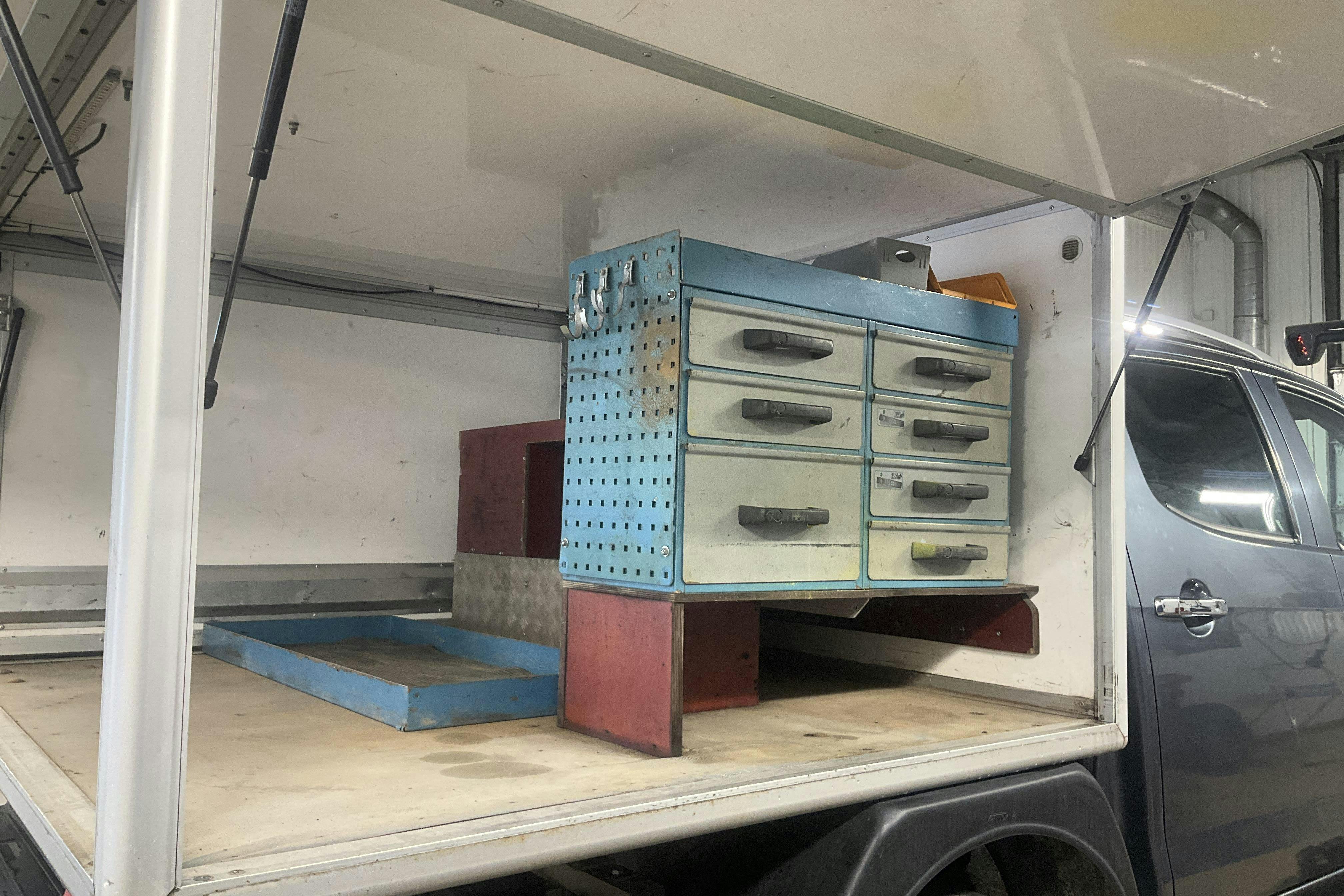 Vehicle Image 15