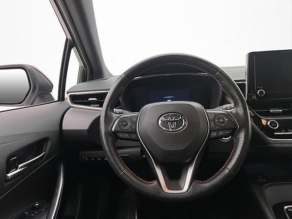 Vehicle Image 12