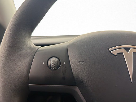 Vehicle Image 27