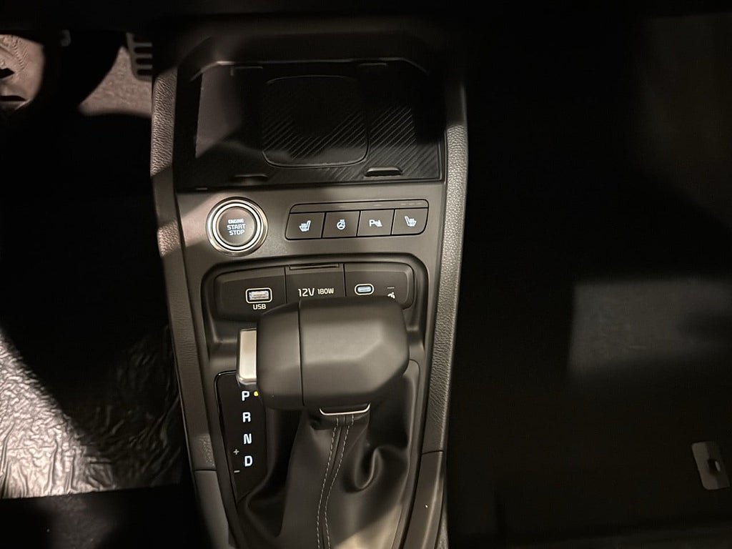 Vehicle Image 12
