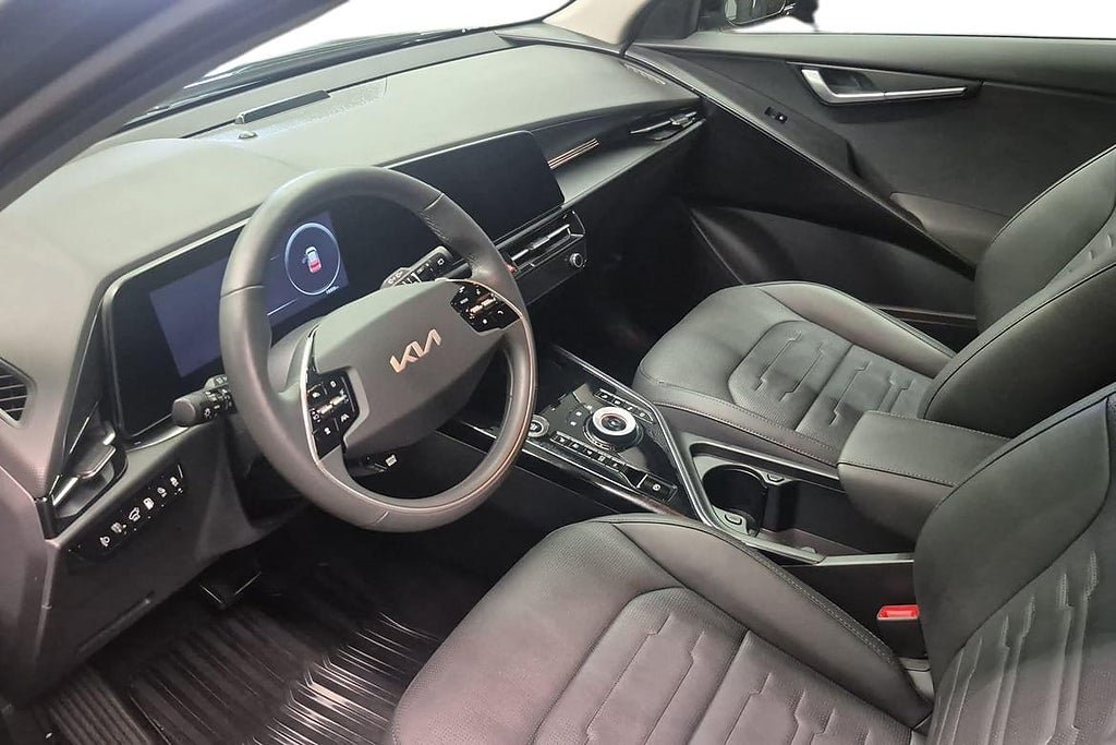 Vehicle Image 11