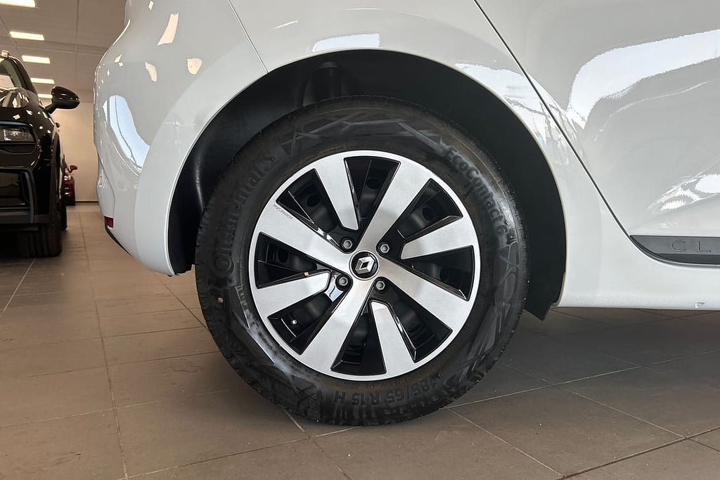 Vehicle Image 17