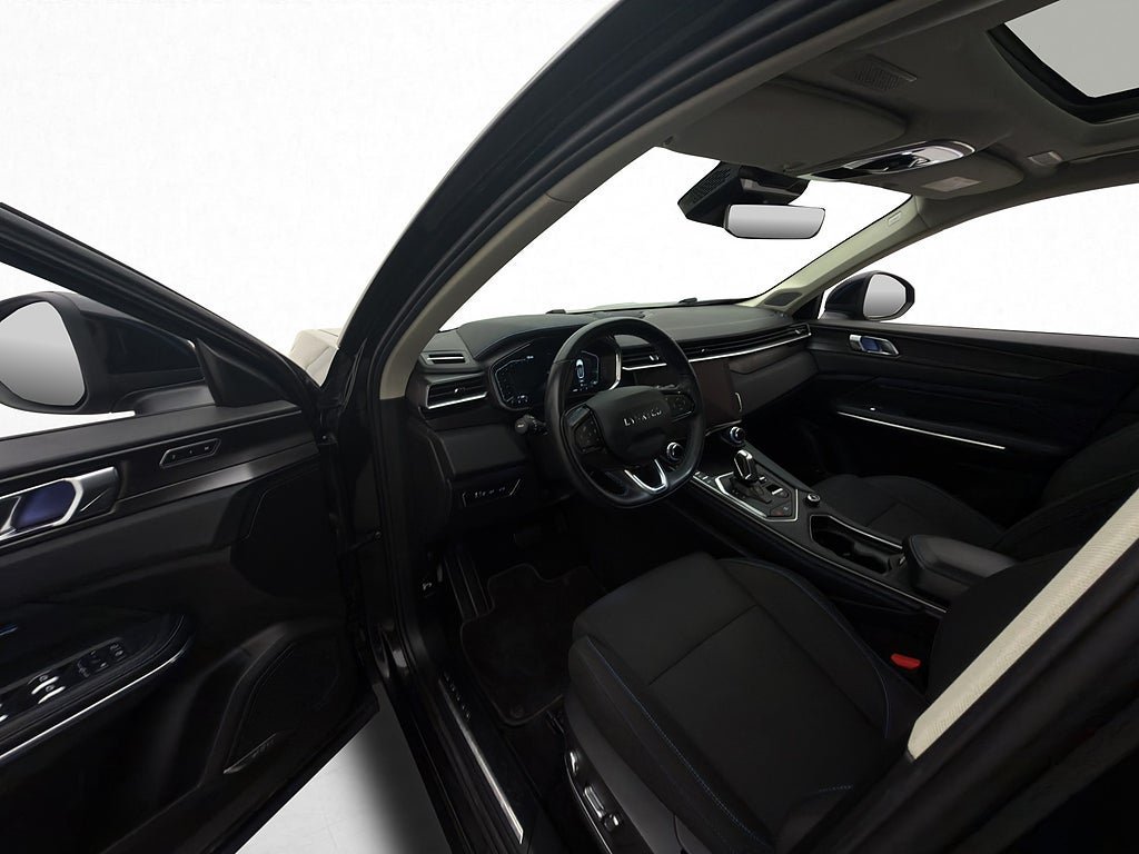 Vehicle Image 8