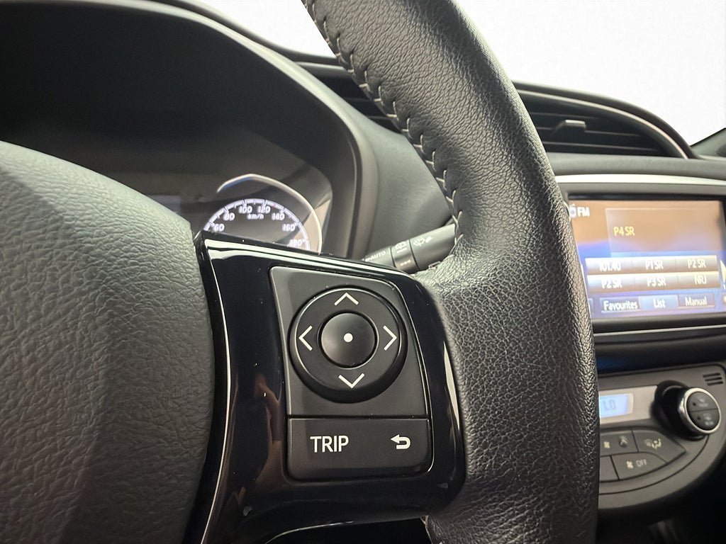 Vehicle Image 16